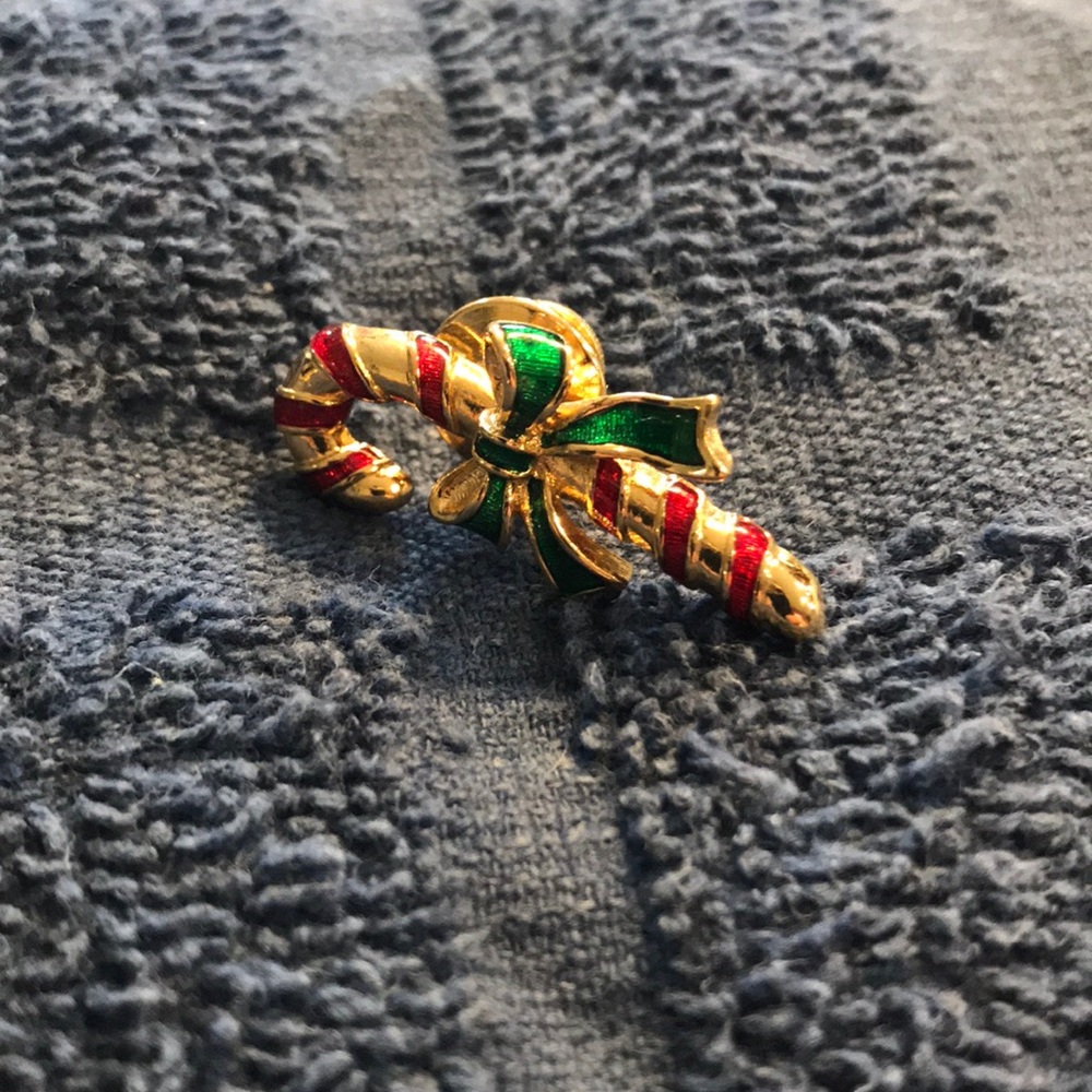 Avon Candy Cane Red & Green Goldtone Enamel Pin